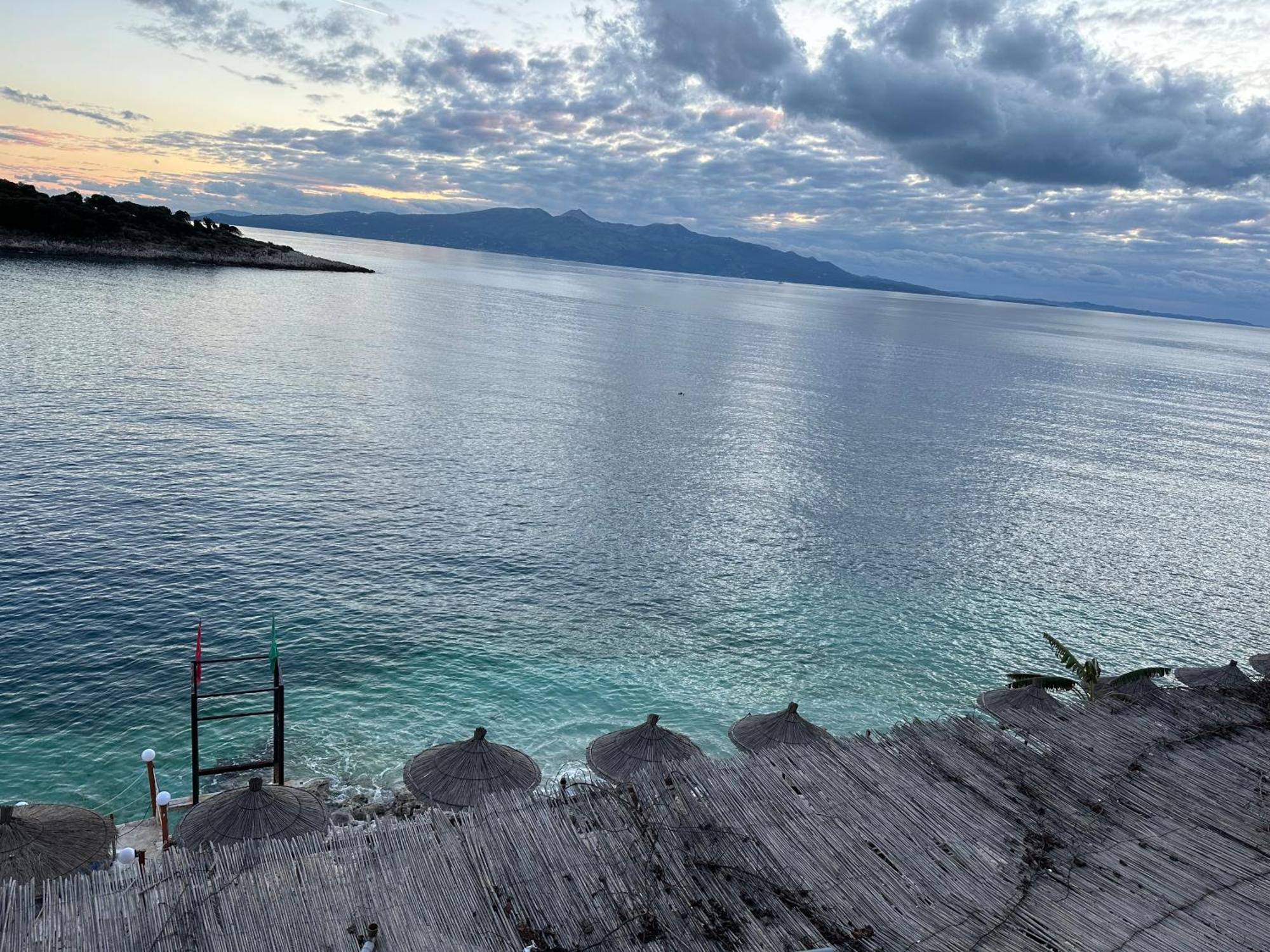 Villa Xhefri 2 Sarandë Esterno foto